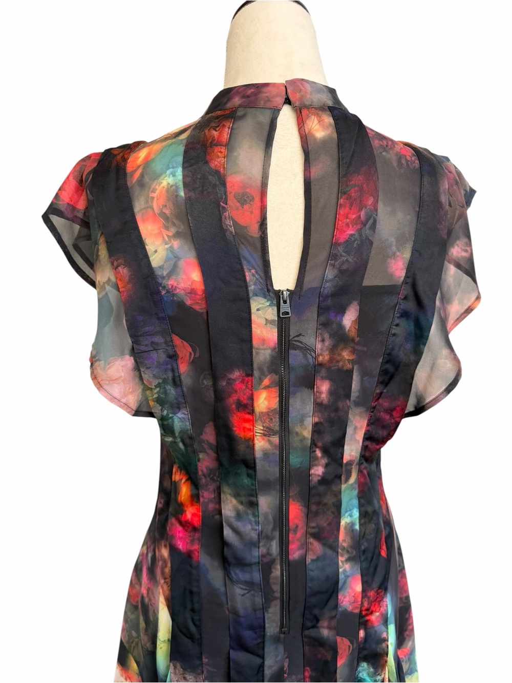 AllSaints Fleur Bianca Flutter Sleeve Pleated Dress in Multicolor Floral Print - Picture 10 of 11